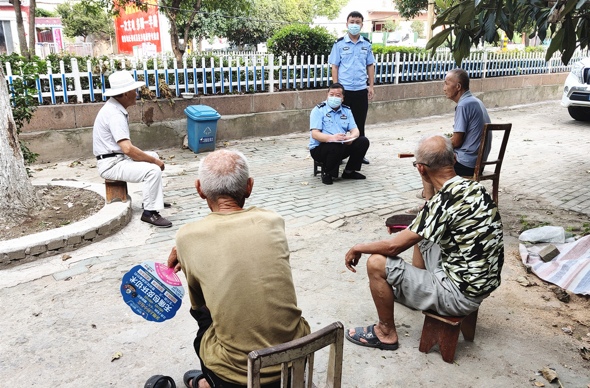 【枫桥经验】鄂州临江派出所：“老警天团”扎根乡村 甘做平安“铺路石”