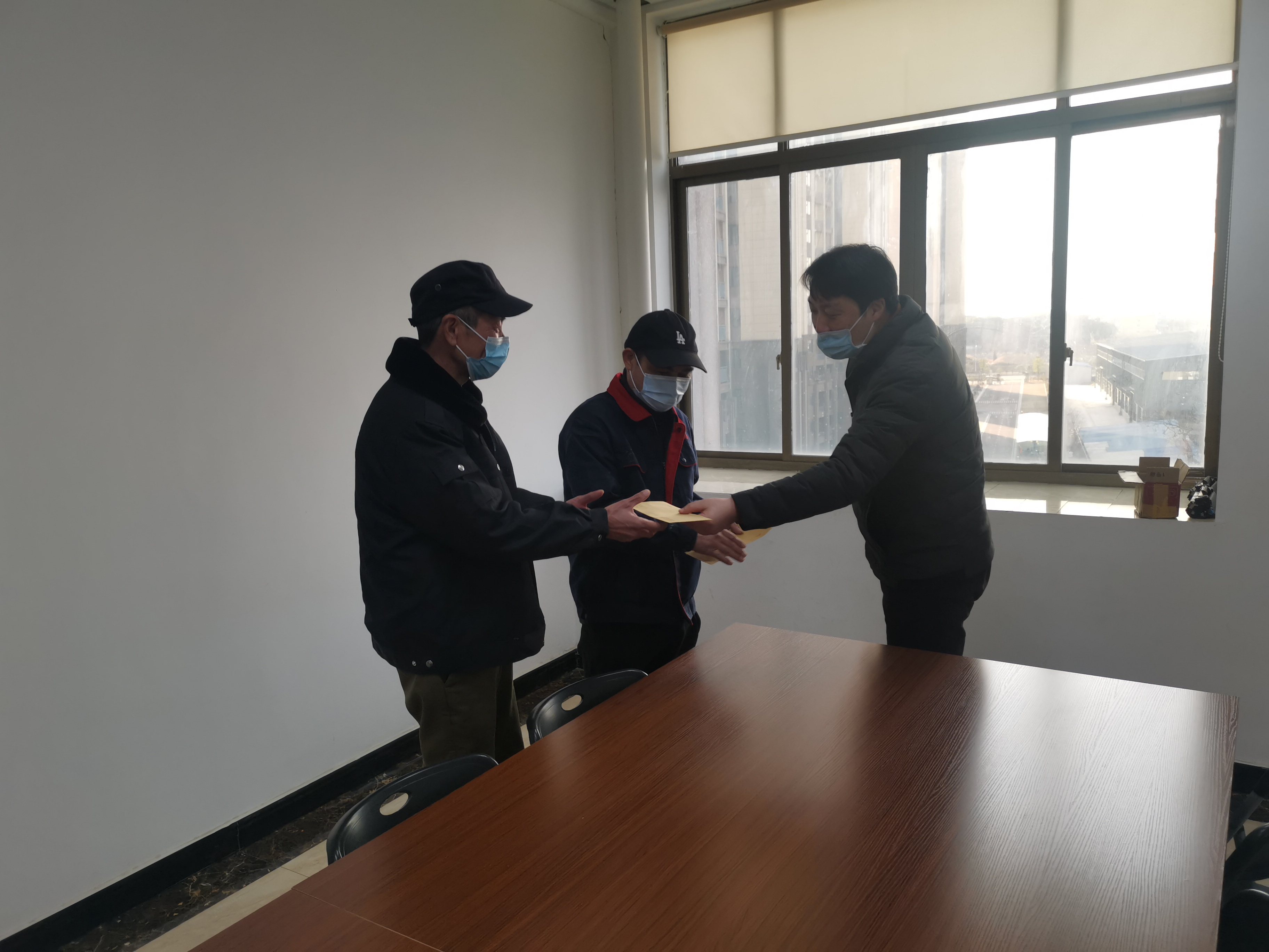 <a href="./xwzx/zhxw/202302/t20230203_521245.html">市公共资源交易中心走访联系包保企业倾力优化营商环境</a>