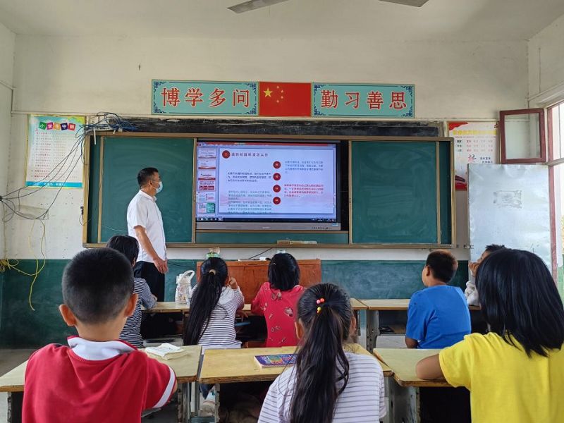 <a href="../xwzx_922/gzdt_923/202209/t20220930_499515.html">学法伴成长 呵护有法援</a>