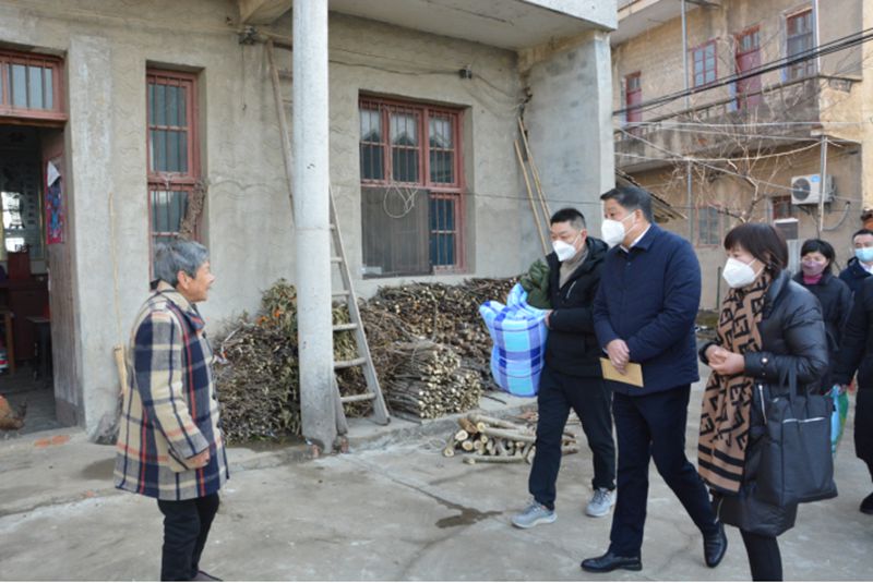 <a href="./xwzx/gzdt/202301/t20230118_519864.html">市应急局党委书记、局长任东一行赴结对帮扶村走访慰问</a>